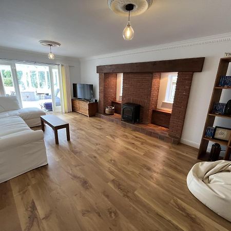 5 Bedroom 4 Bathroom Gym Playroom Country Home Leamington Spa Exterior foto