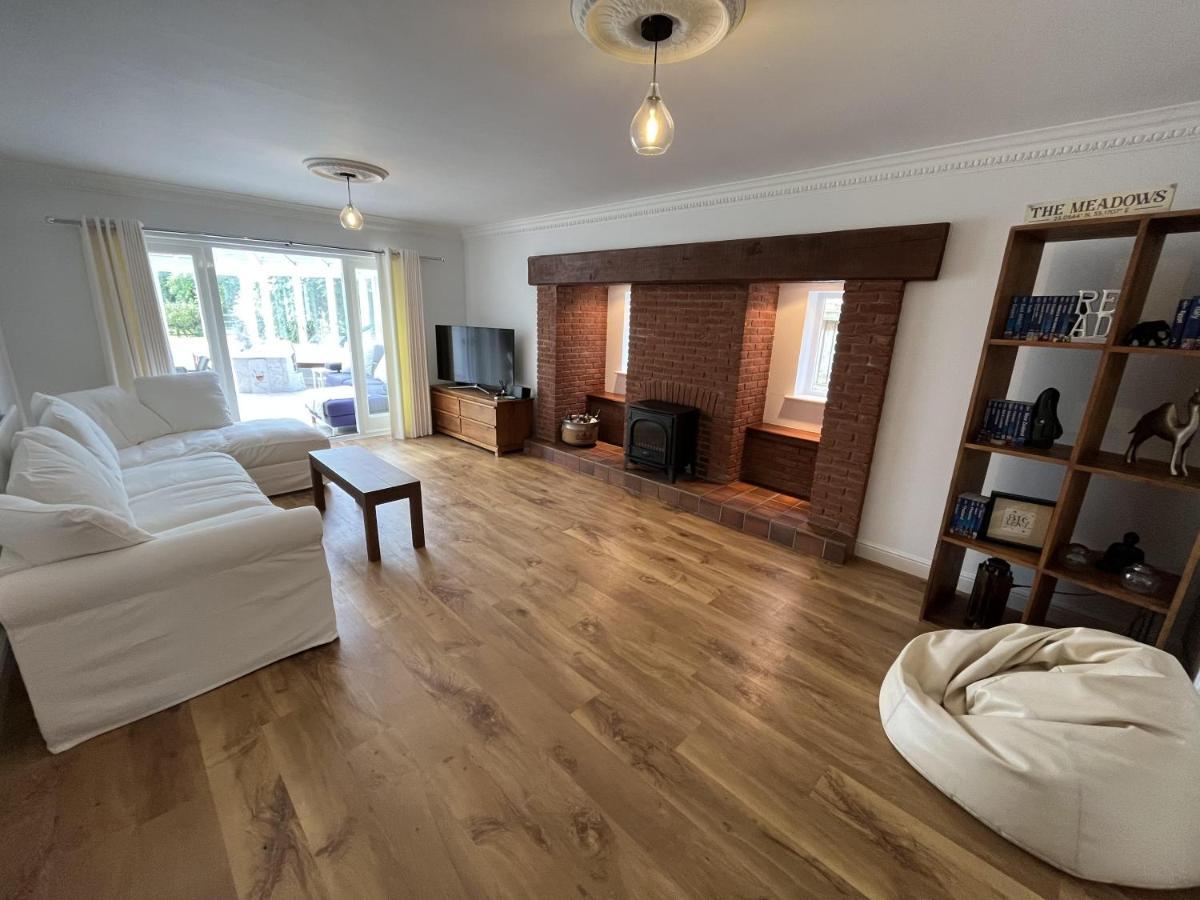 5 Bedroom 4 Bathroom Gym Playroom Country Home Leamington Spa Exterior foto