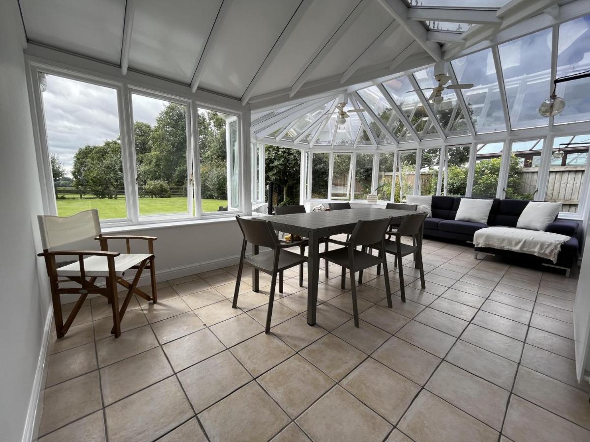 5 Bedroom 4 Bathroom Gym Playroom Country Home Leamington Spa Exterior foto